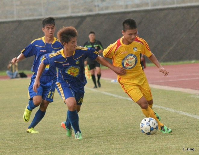 Quang Hải thi đấu nổi bật tại giải U17 quốc gia tổ chức tại Huế vừa qua.