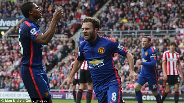 Juan Mata thường được sử dụng ở vị trí số 10, sau lưng 2 tiền đạo. Anh chơi khá thành công ở vị trí này.