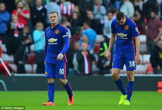 Rooney không được hỗ trợ hiệu quả trong trận đấu với Sunderland dù anh đã chơi rất tích cực.