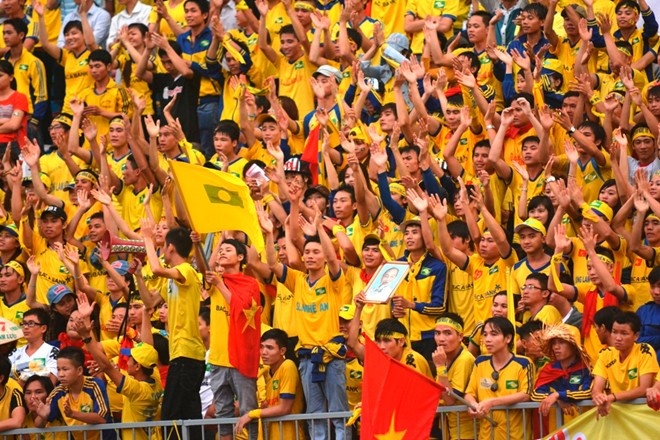 Sông Lam Nghệ An là đội bóng có lượng cổ động viên trung thành bậc nhất V.League, nhưng họ vẫn sống bằng ngân sách là chủ yếu.