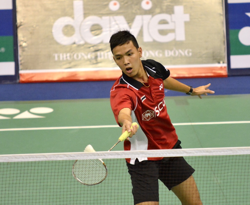 Sitthikom gây nhiều khó khăn cho Tiến Minh ở set 1.