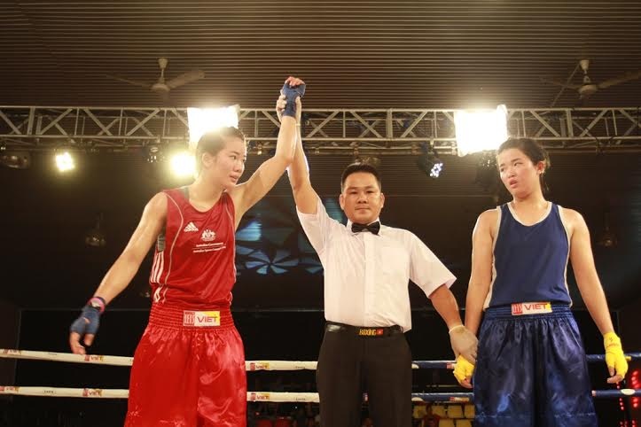 Lừu Thị Duyên (áo đỏ) là vận động viên boxing xuất sắc của Việt Nam từng vô địch châu Á cũng như HCB giải trẻ thế giới.
