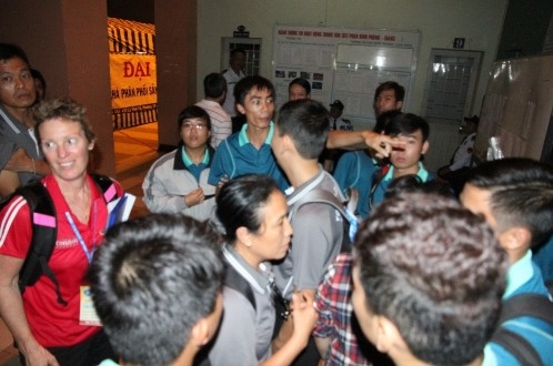 Những người có mặt ở nhà thi đấu Phan Đình Phùng trải qua khoảnh khắc hoảng hốt, trong đó có rất nhiều VĐV nước ngoài.