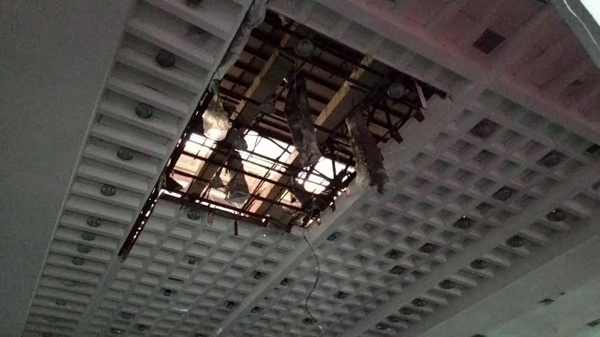 Ky uc kinh hoang cua nhung tay vot sau vu sup tran nha hinh anh