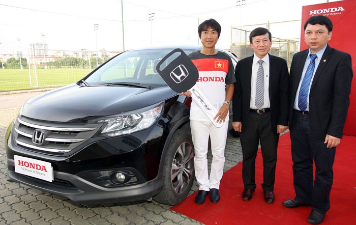 Tuyen thu Viet Nam duoc tang xe may neu vo dich AFF Cup hinh anh