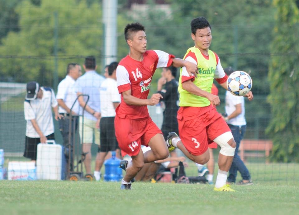 HLV U19 Viet Nam kho xu khi 2 tru cot tro lai hinh anh