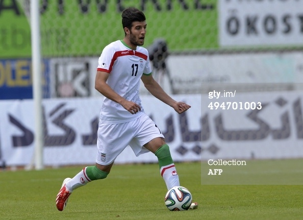 Khanzadeh, cầu thủ sinh năm 1992, từng dự World Cup 2014 nhưng có nguy cơ bị AFC treo giò dài hạn sau pha đánh Mạc Hồng Quân.