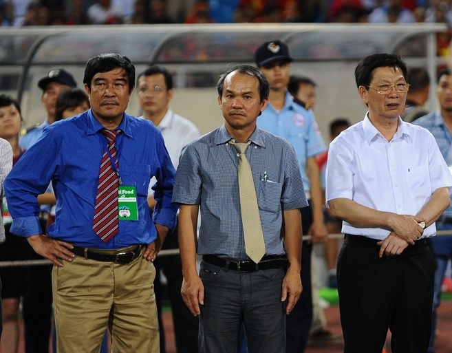 Bau Duc thue chuyen co cho U19 Viet Nam tai Myanmar hinh anh