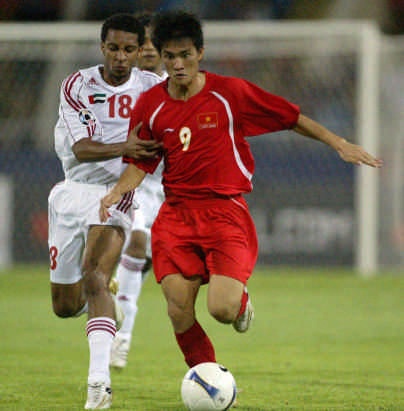 Viet Nam thang UAE 2-0 mo duong vao tu ket Asian Cup 2007. hinh anh