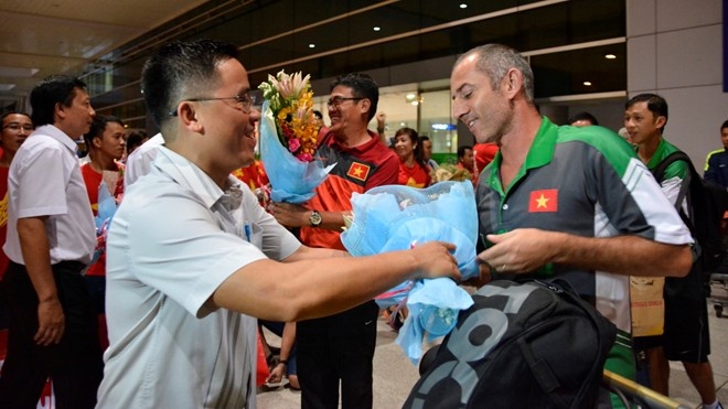 HLV Guillaume Graechen được phía HAGL đánh giá cao, trân trọng nên nhiều khả năng sẽ dẫn dắt HAGL dự V.League 2015.