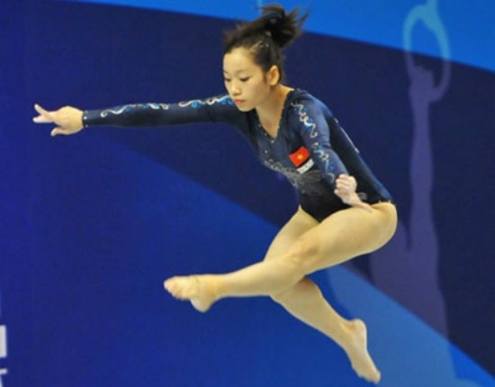 Cho Phan Thi Ha Thanh mang HCV thu 2 cho doan TTVN hinh anh