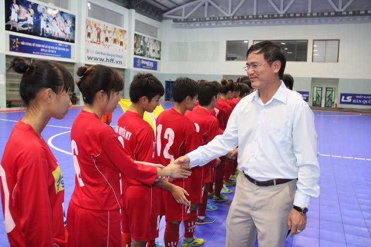 Khai mac giai futsal nu TP. HCM mo rong 2014 hinh anh