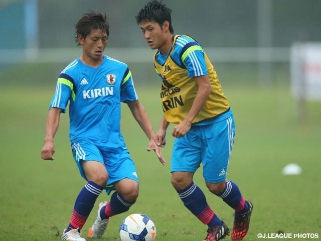 Trong tai World Cup day cach tranh the cho U19 Nhat Ban hinh anh