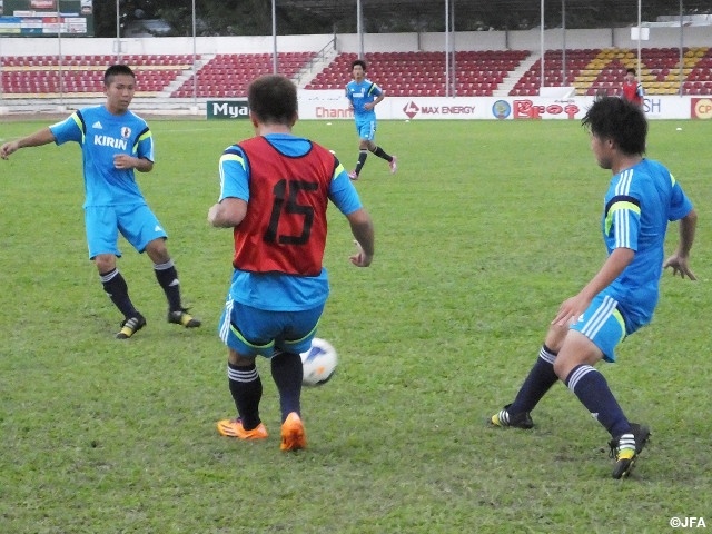 Set danh gan san tap cua U19 Nhat Ban hinh anh