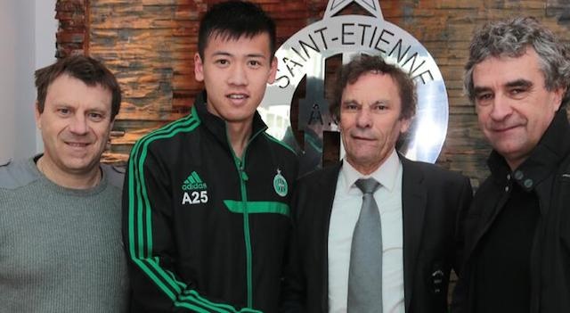 Xiang Baixu trong ngày ra mắt CLB St Etienne.