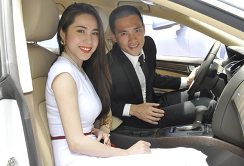 Cong Vinh doi so ao sau dam cuoi voi Thuy Tien hinh anh