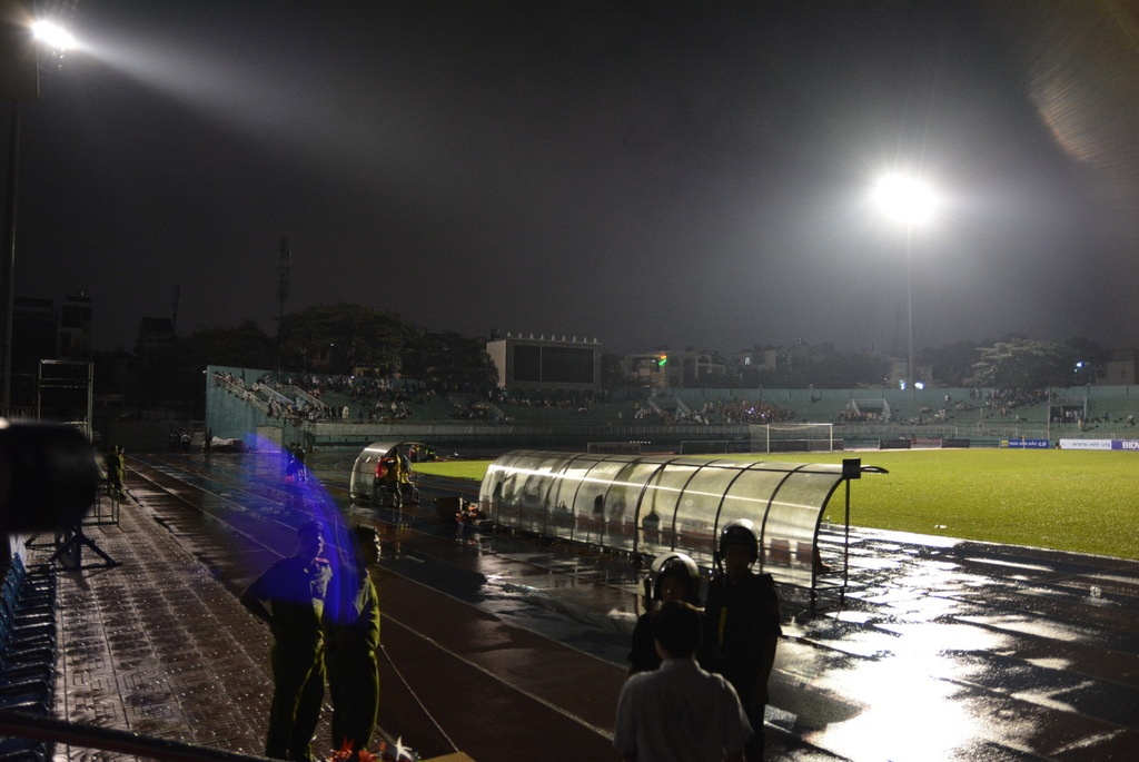 Dan den tren san Thong Nhat lai vut tat hinh anh