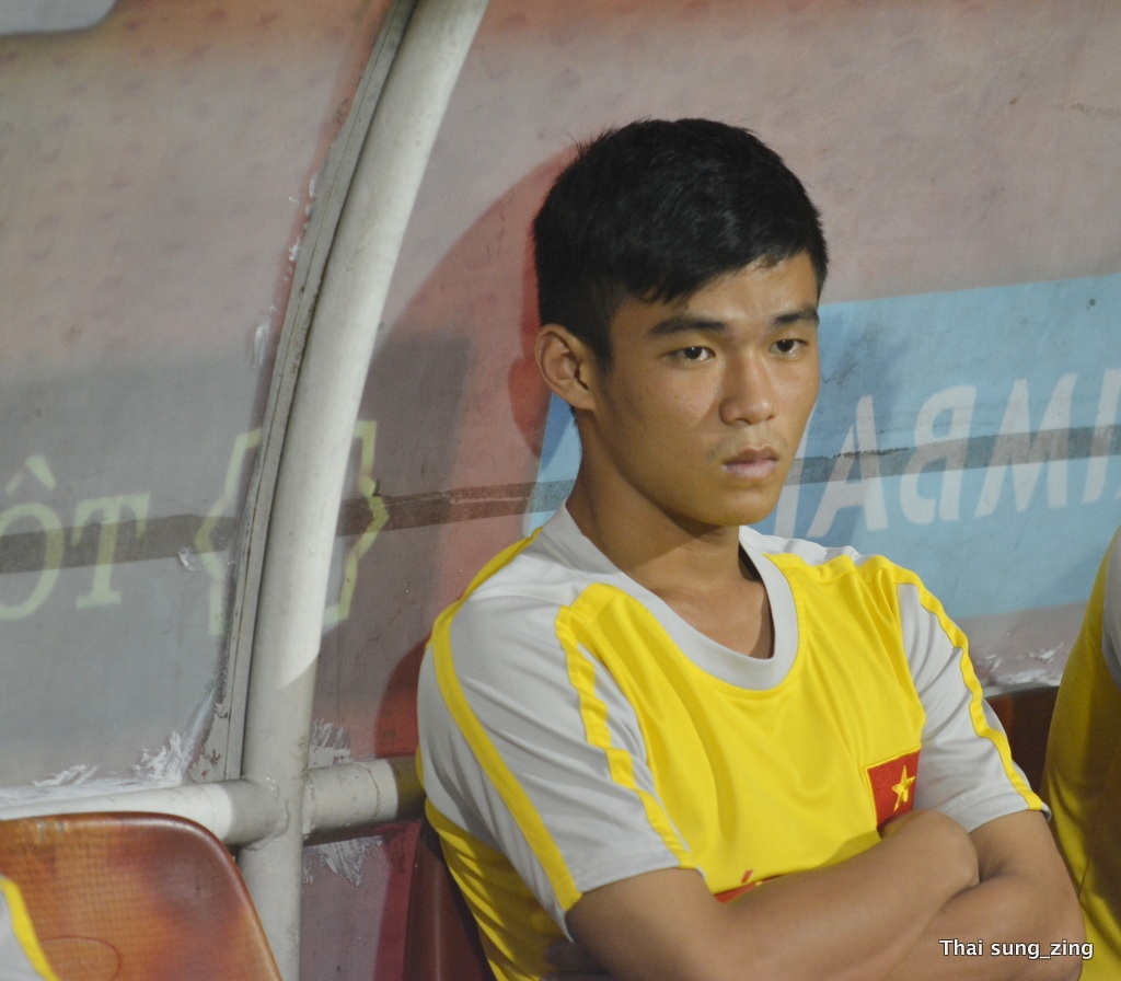 Ánh mắt đượm buồn của Nguyễn Thái Sung khi phải ngồi dự bị trong đội hình U21 Việt Nam dự giải U21 quốc tế vừa qua.
