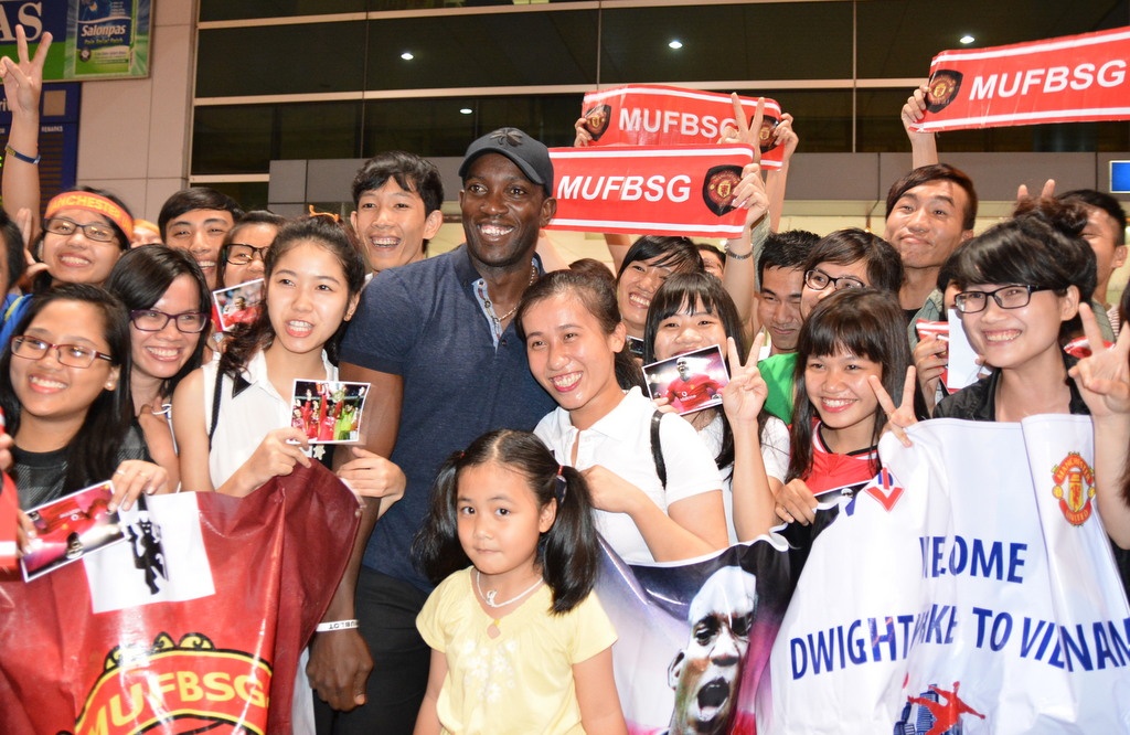 Huyen thoai Dwight Yorke co mat o Viet Nam hinh anh