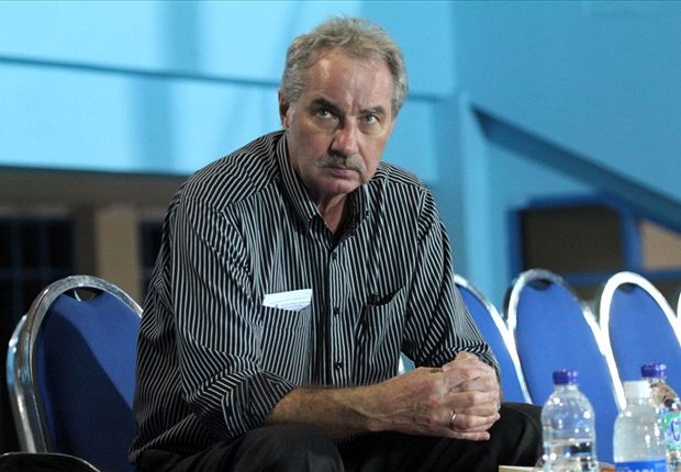 HLV Riedl do tham doi tuyen Viet Nam hinh anh