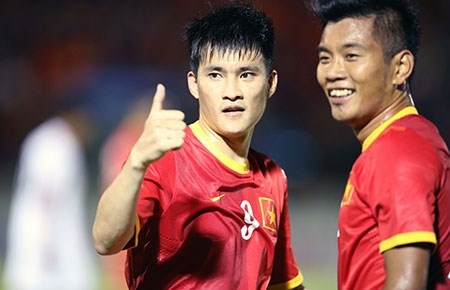 Doi tuyen Viet Nam thang nhieu van lo hinh anh