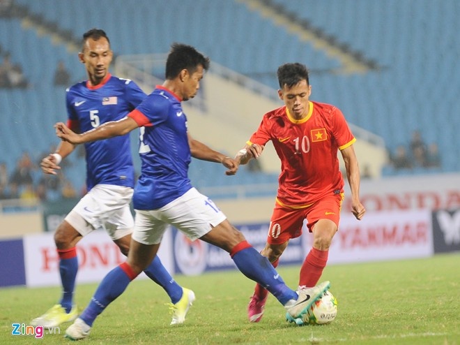 Văn Quyết là cầu thủ chơi hay nhất trên hàng công ĐTVN khi liên tục ghi bàn thời gian gần đây.