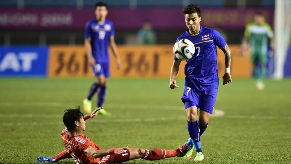 Kiatisak dua cuu VDTG U17 du AFF Cup hinh anh