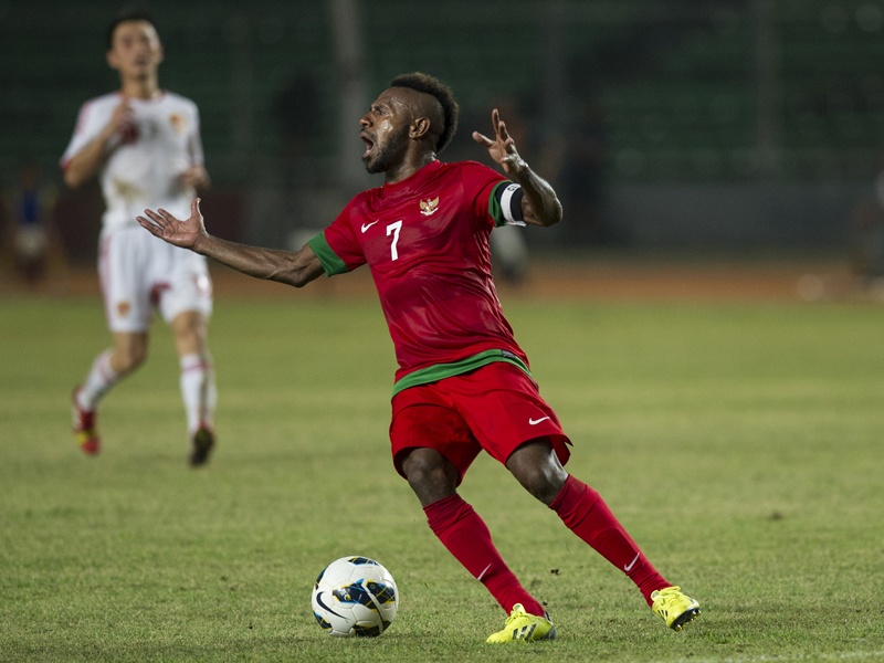 Nếu không bị chấn thương, sẽ rất khó có hậu vệ nào tại Đông Nam Á hóa giải được những pha đi bóng khó chịu của Boaz Salossa.