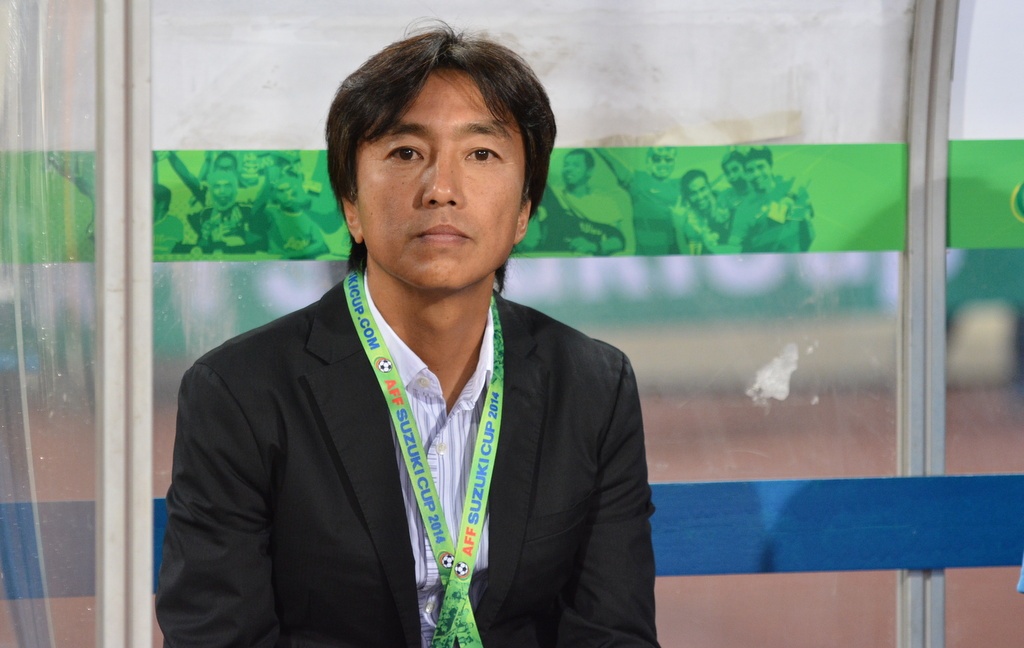HLV Miura thẫn thờ vì trận hòa trên thế thắng của ĐTVN.