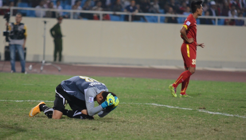 Alfred Riedl vui mung vi tran hoa may man hinh anh