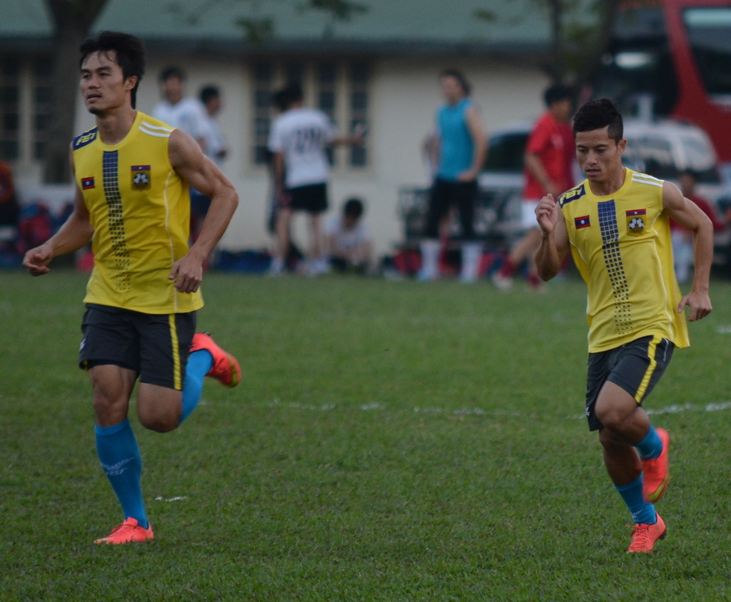 Khampheng và Vongchiengkham là 2 cầu thủ tấn công nguy hiểm nhất của đội Lào.