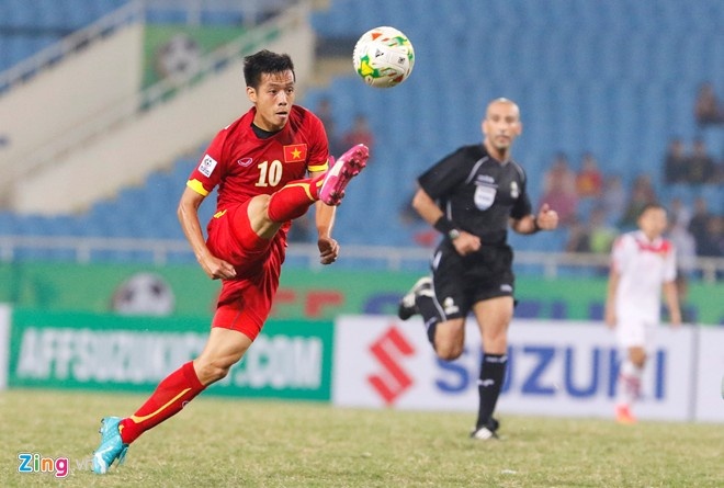 Văn Quyết có 4 cú dứt điểm nhưng không có tình huống nào bóng đi vào khung thành. Ảnh: Tùng Lê.