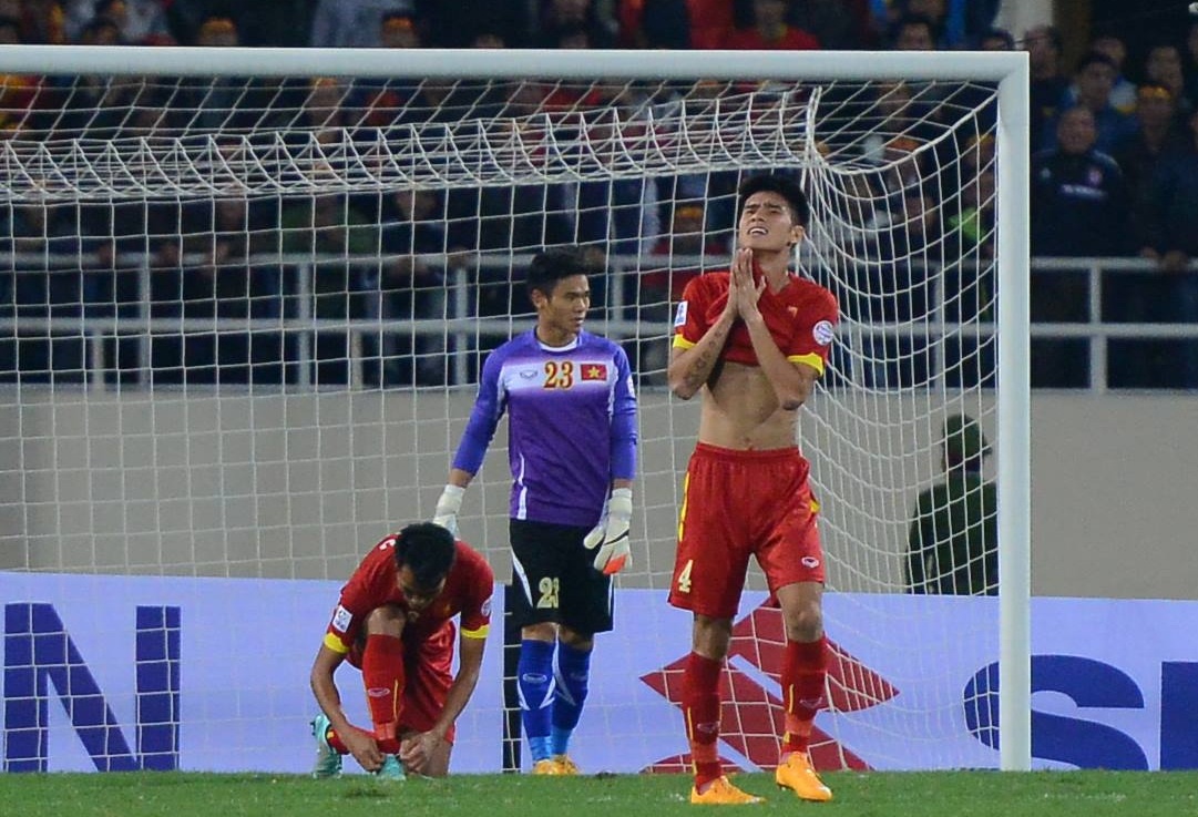 ‘Doi tuyen Viet Nam da thua chinh minh’ hinh anh