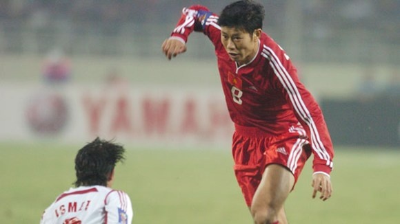 Giải đấu này, ĐTVN được chơi vòng bảng trên sân nhà và được đánh giá sẽ có nhiều cơ hội vào bán kết. Tuy nhiên, sau 2 trận đấu khá thành công khi hòa Singapore 1-1 và thắng Campuchia 9-1, ĐTVN đã bất ngờ để thua 0-3 trước Indonesia. Thất bại này khiến ĐTVN bị loại ngay sau vòng bảng dù ở trận đấu cuối cùng đội đã có chiến thắng 3-0 trước Lào. Đây là lần đầu tiên kể từ năm 1996, ĐTVN bị loại ngay sau vòng bảng ở AFF Cup. Thành tích này khiến HLV Tavares phải chia tay ĐTQG.