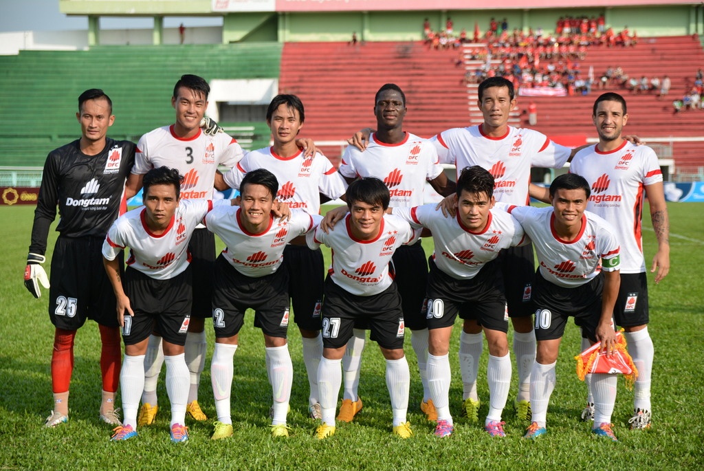 DTLA doi gio thi dau tren san nha hinh anh