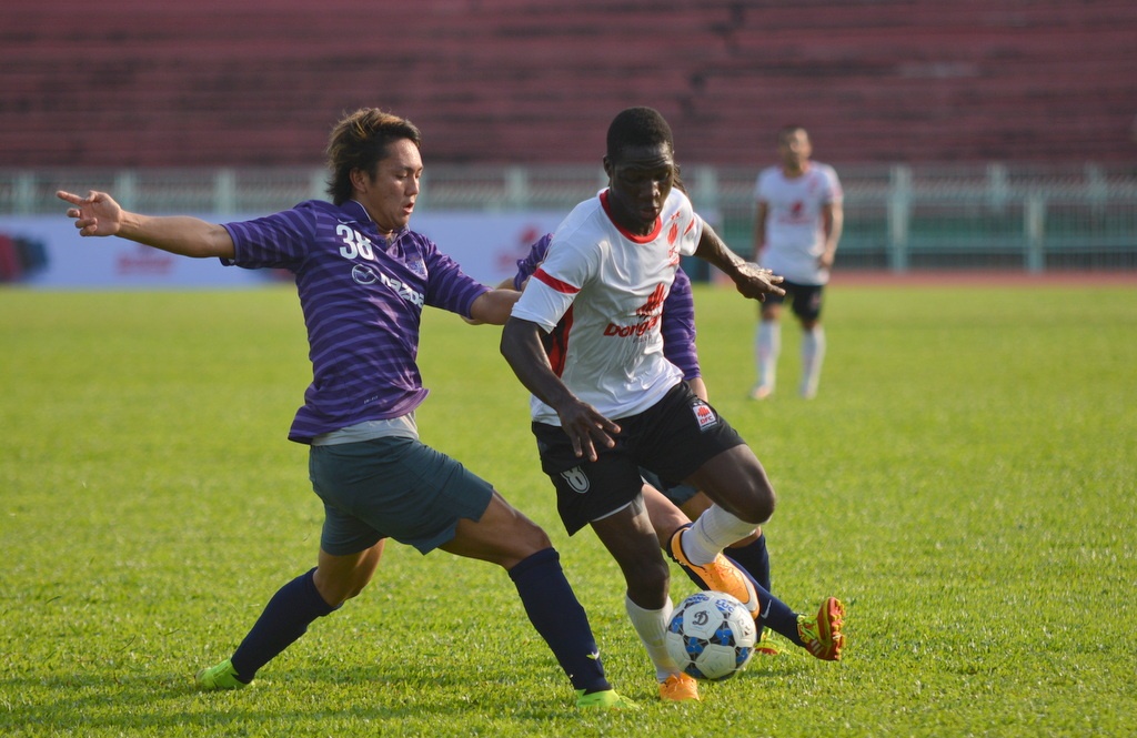 Doi bong bau Thang cam hoa CLB vo dich Nhat Ban hinh anh