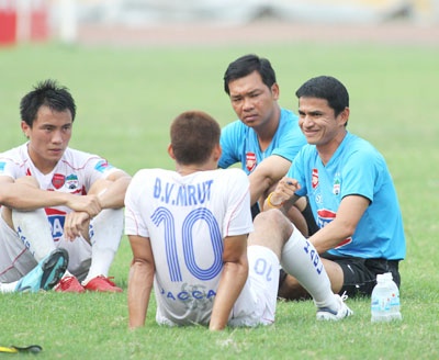 Kiatisak va giai doan lan dan duoi truong bau Duc hinh anh