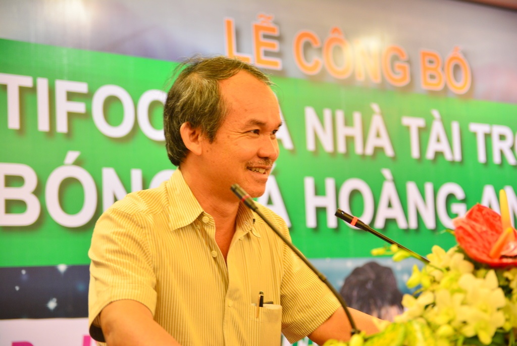 Bau Duc: ‘Cac cau thu U19 HAGL xin duoc da V.League’ hinh anh