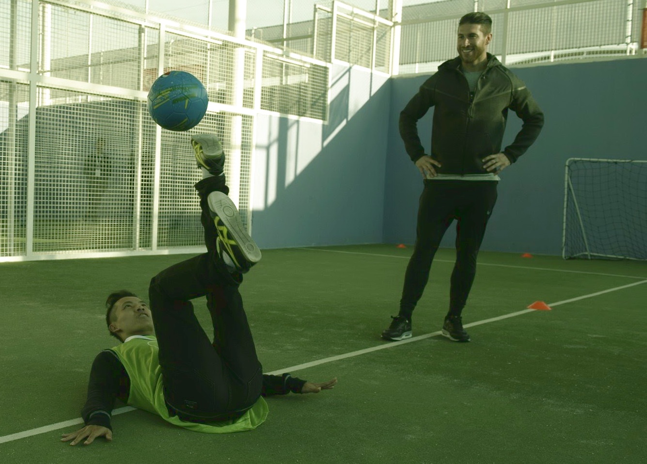 Sergio Ramos than phuc kha nang tang bong cua Do Kim Phuc hinh anh