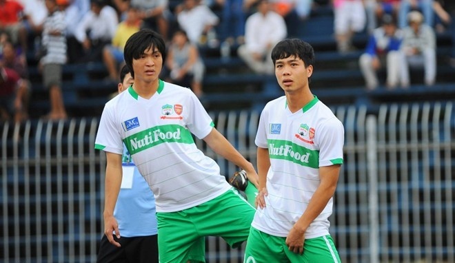 Cong Phuong giup HAGL thu ve 120 trieu nho ban ao hinh anh