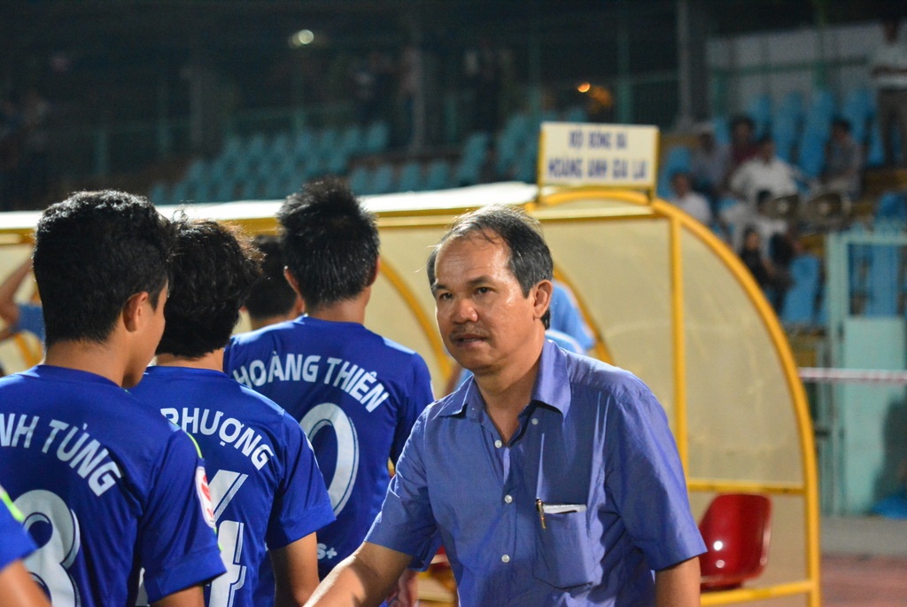Bầu Đức chia buồn cùng các cầu thủ HAGL.