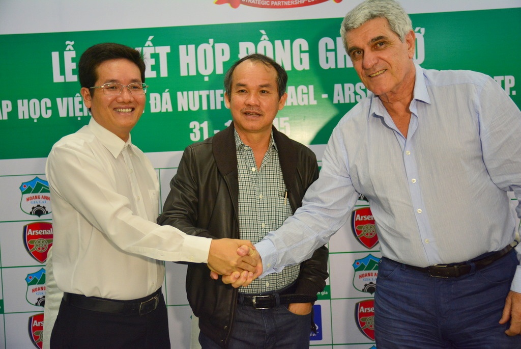 Bau Duc cung doi tac mo them hoc vien tai TP HCM hinh anh