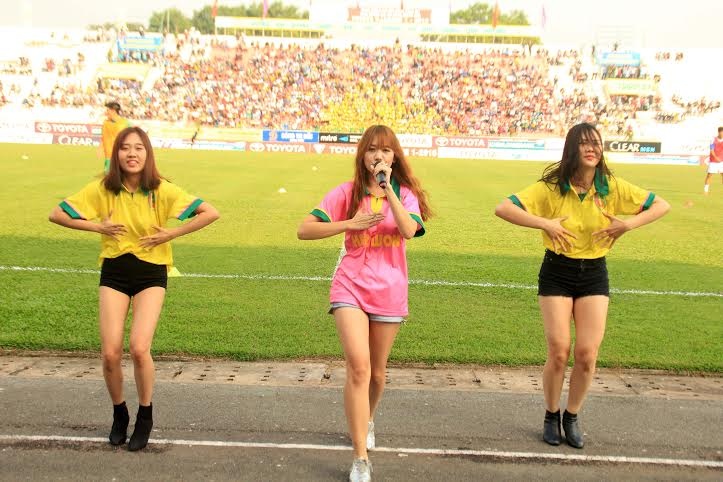 Hari Won lam soi dong cau truong tran Dong Thap - Quang Nam hinh anh