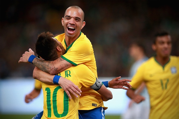 Cong Vinh doi dau nguoi da cap cung Neymar vao mung 6 Tet hinh anh