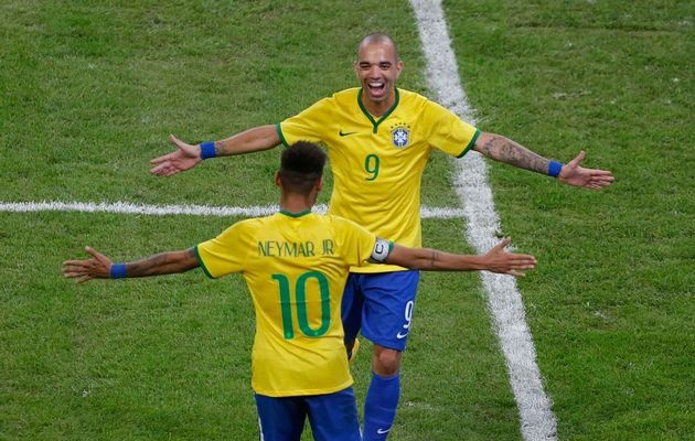 Tardelli hiện là người đá cặp cùng Neymar trên hàng công tuyển Brazil.
