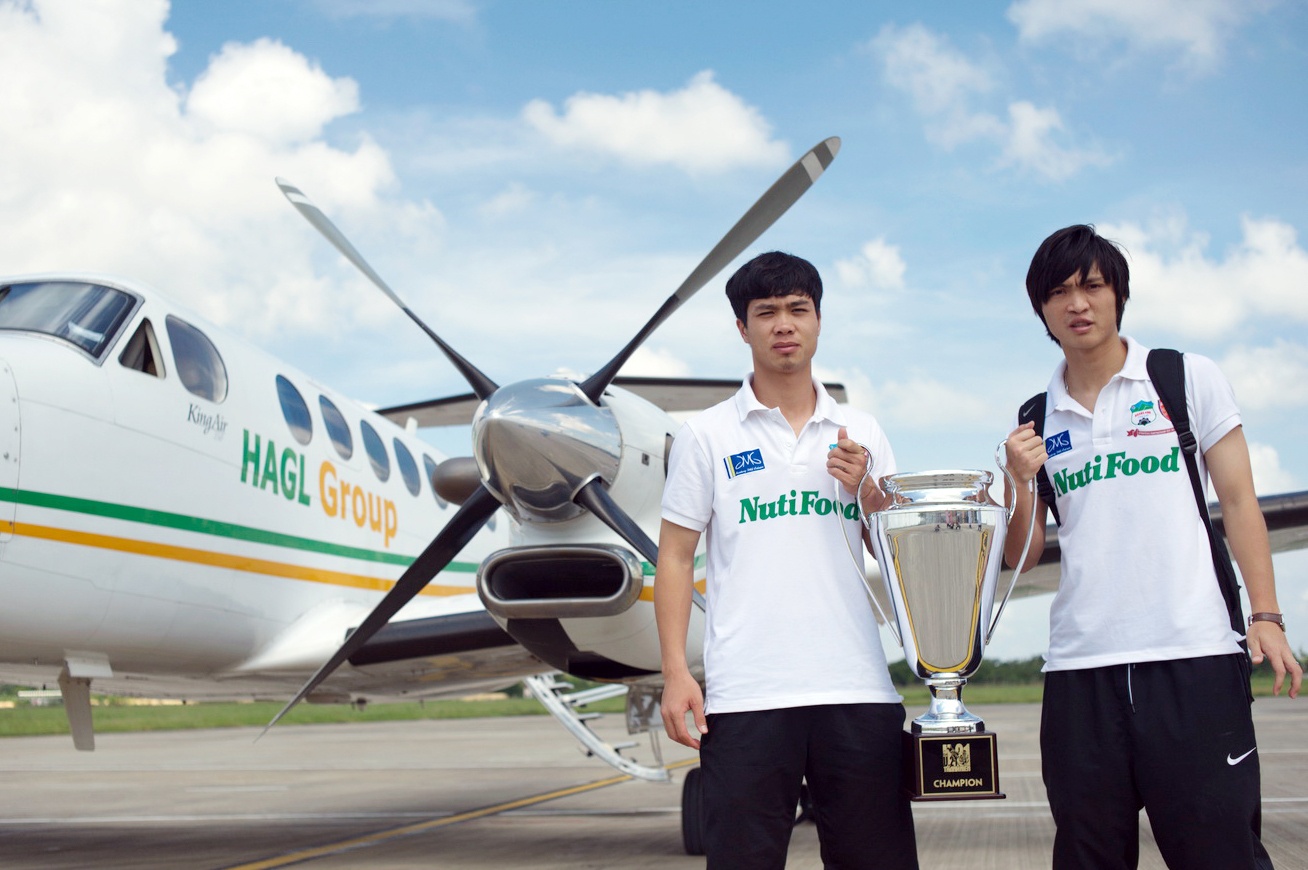 8 ong bau noi tieng chiu choi cua bong da Viet Nam hinh anh