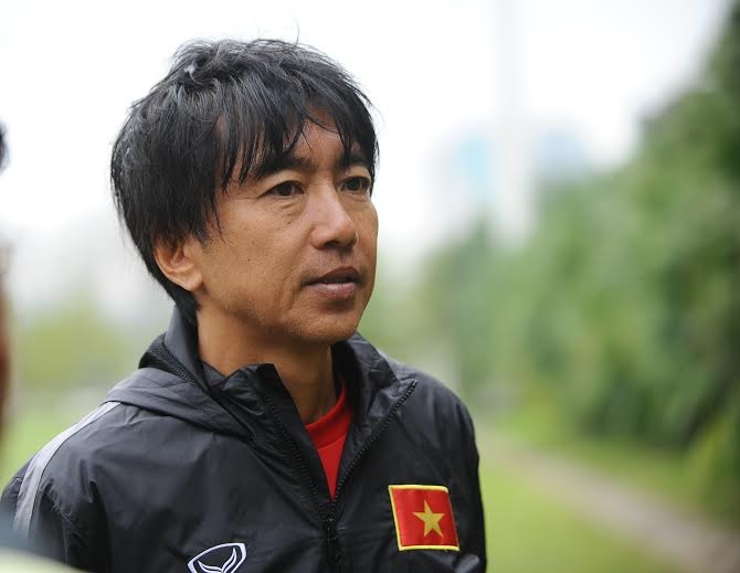 HLV Miura khiến các cầu thủ bở hơi ta bởi những bài tập thể lực trong tuần đầu tiên. Ảnh: Tùng Lê.