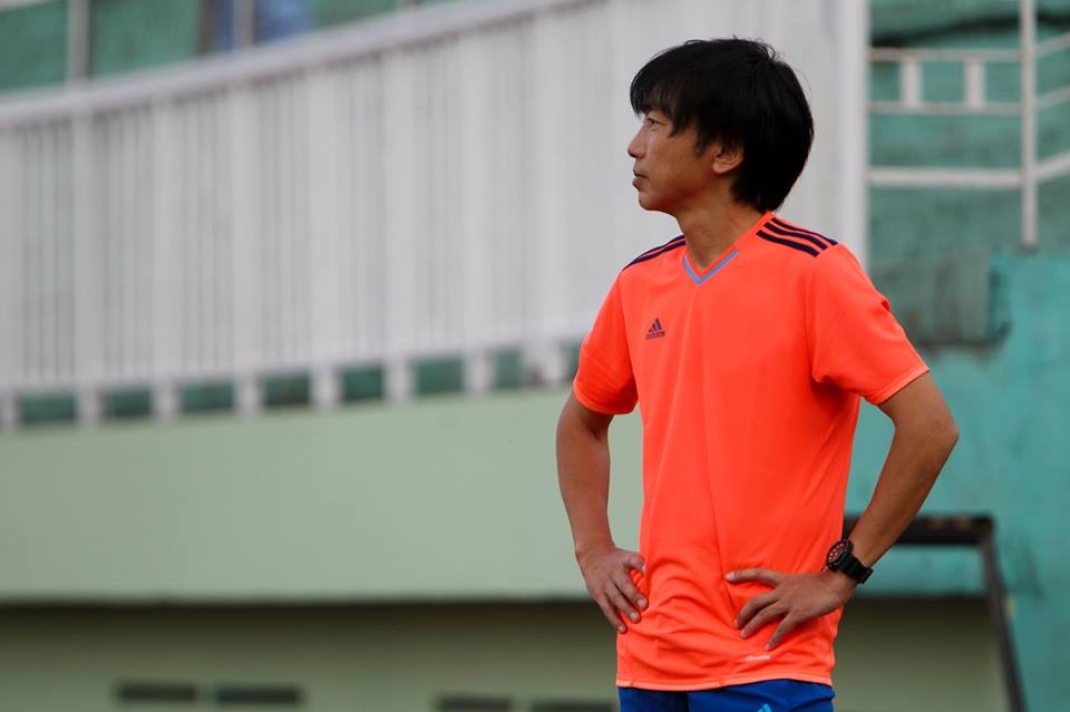 HLV Miura duoc hang the thao danh tieng moi quang cao hinh anh