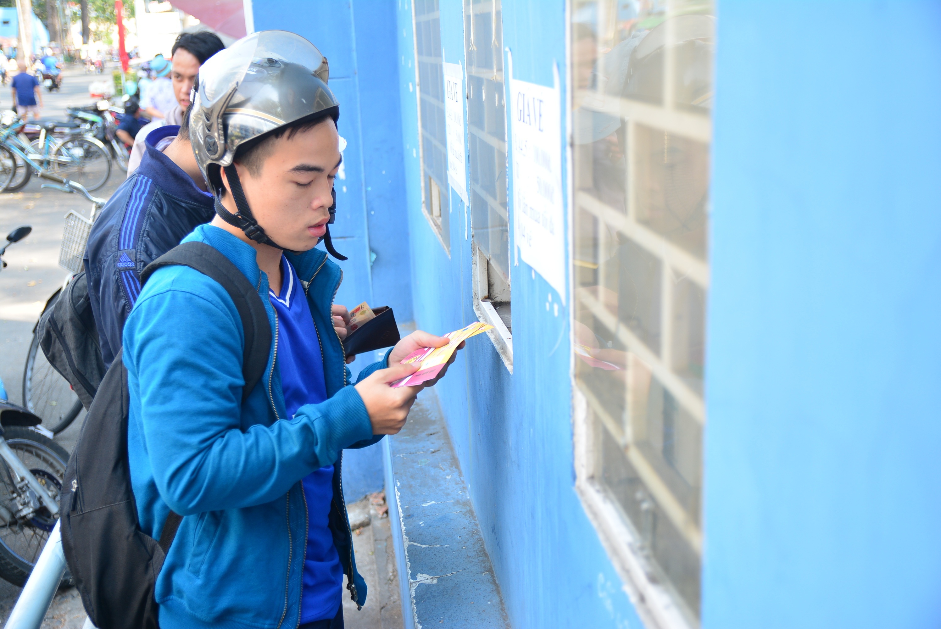 Ban tổ chức chỉ cho một người được mua tối đa 4 vé, nhưng thực tế họ đều có thể mua với số lượng nhiều hơn.