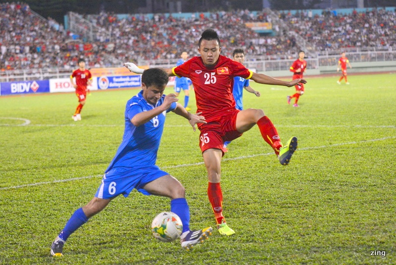 Nhin lai tran dau hung khoi nhung be tac cua Olympic VN hinh anh